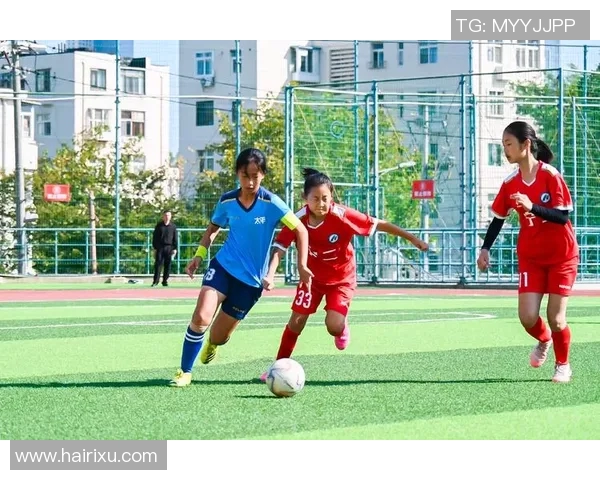 足球场上闪耀的小球星们精彩瞬间集锦展现运动天赋与青春风采